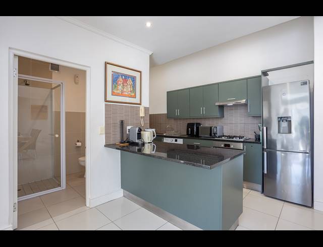 2 BEDROOM APARTMENT TO LET IN HOUT BAY CENTRAL